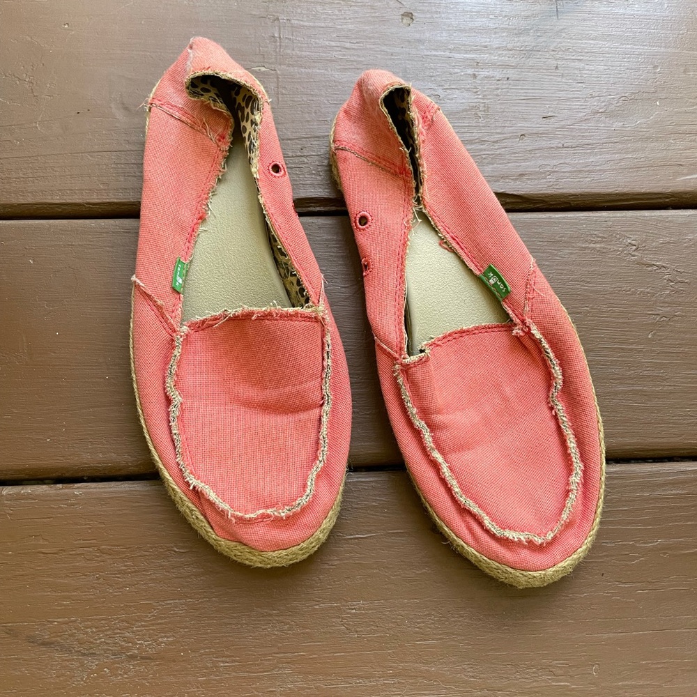 Canvas shoes